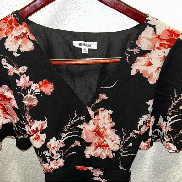 BB Dakota Pink and Orange Floral Mini Dress with Flutter Sleeves - Picture 2 of 4